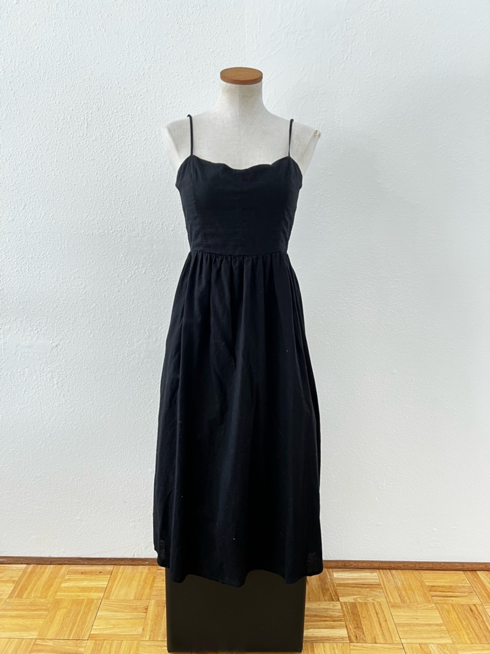 H+M Linen Cotton Sundress Minimalist Capsule Wardrobe Natural Fiber Elevated Sm